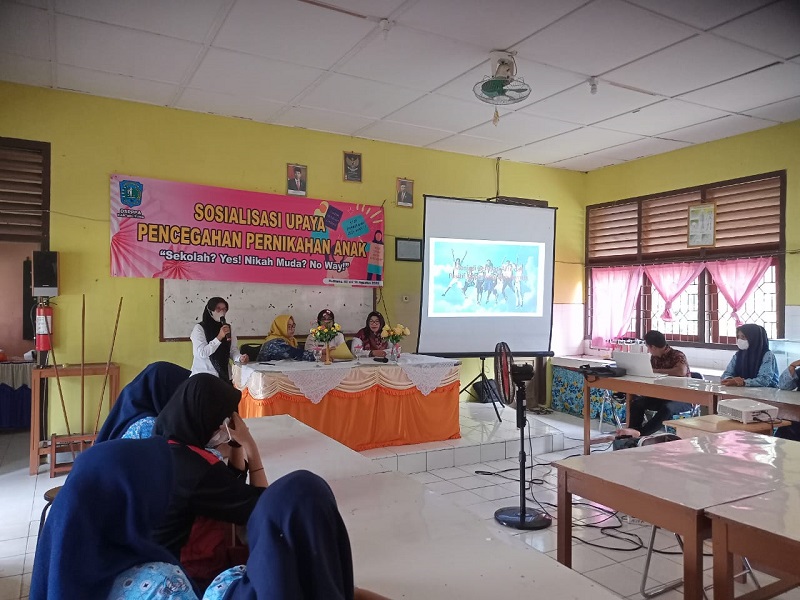 SOSIALISASI DINAS SOSIAL DI SMPN 1 SIJUK "UPAYA PENCEGAHAN PERNIKAHAN ANAK" SOSIALISASI DINAS SOSIAL DI SMPN 1 SIJUK "UPAYA PENCEGAHAN PERNIKAHAN ANAK"