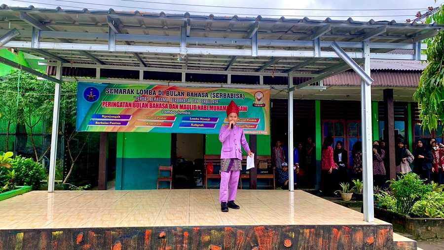 PERINGATAN BULAN BAHASA SMP N 1 SIJUK
