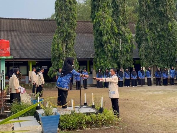 Hari Kesaktian Pancasila: SMP Negeri 1 Sijuk Kobarkan Semangat Persatuan